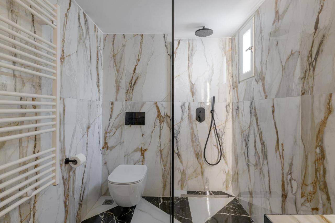 Meno Suite With Private Terrace - Jaccuzzi, Acropolis View Атина Екстериор снимка